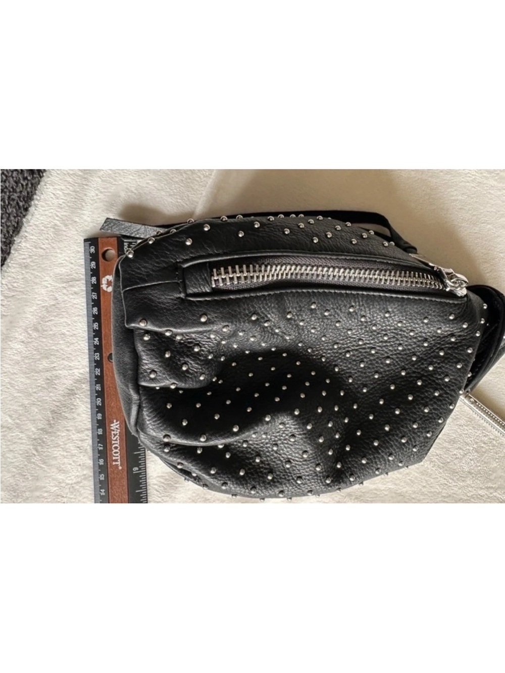 Amy Kestenberg Studded Black Leather Wristlet Bag with Heart Handle - Picture 4 of 7